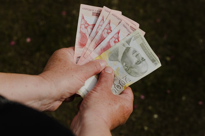 HOW TO ASK YOUR SUGAR DADDY FOR MONEY VIA TEXT